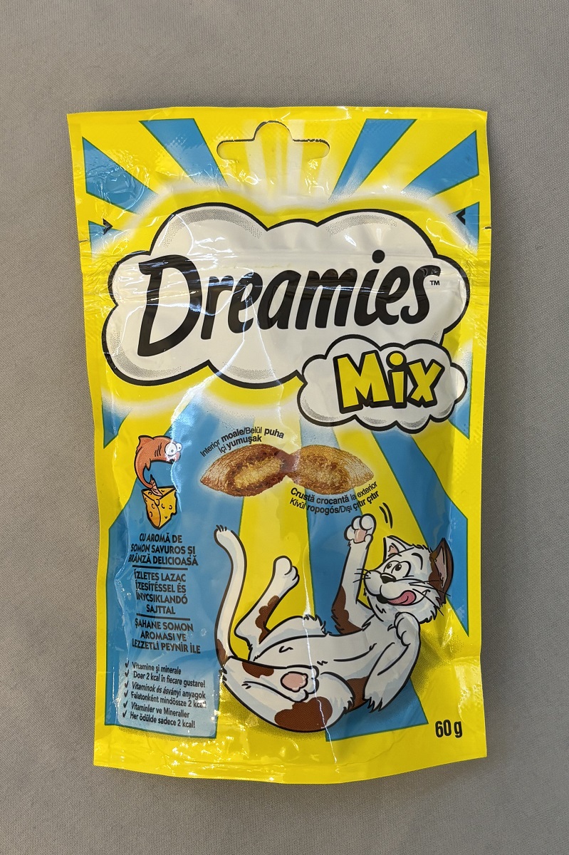 تشویقی گربه دریمیز با طعم ماهی سالمون و پنیر