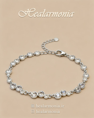 دستبند نگین دار طرح سواروسکی با بند قابل تنظیم نقره ای - وارداتی